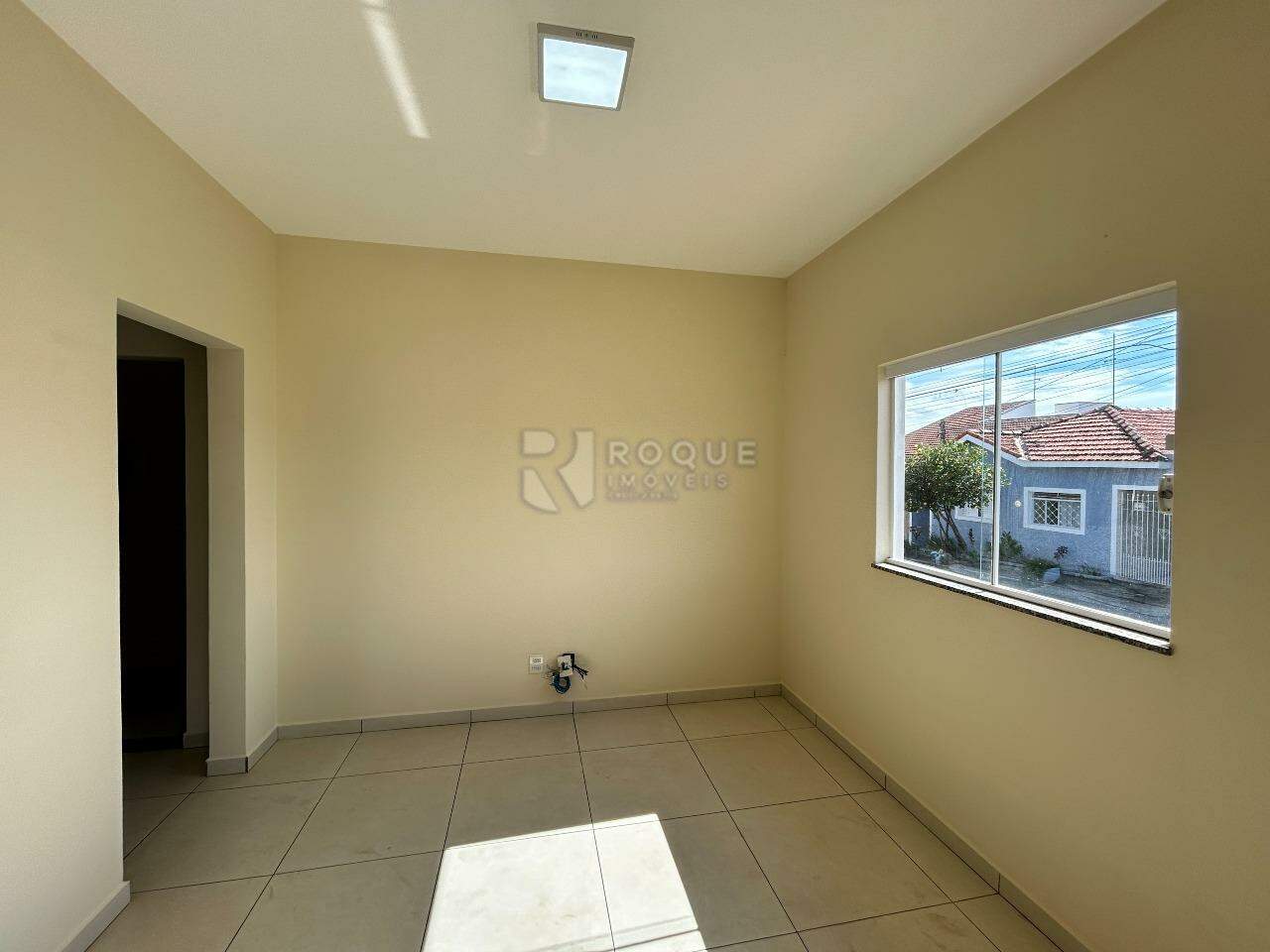 Casa Comercial para aluguel no bairro Vila Cristovam: Sala