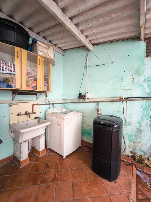 Casa Residencial à venda no bairro Cidade Jardim: LAVANDERIA