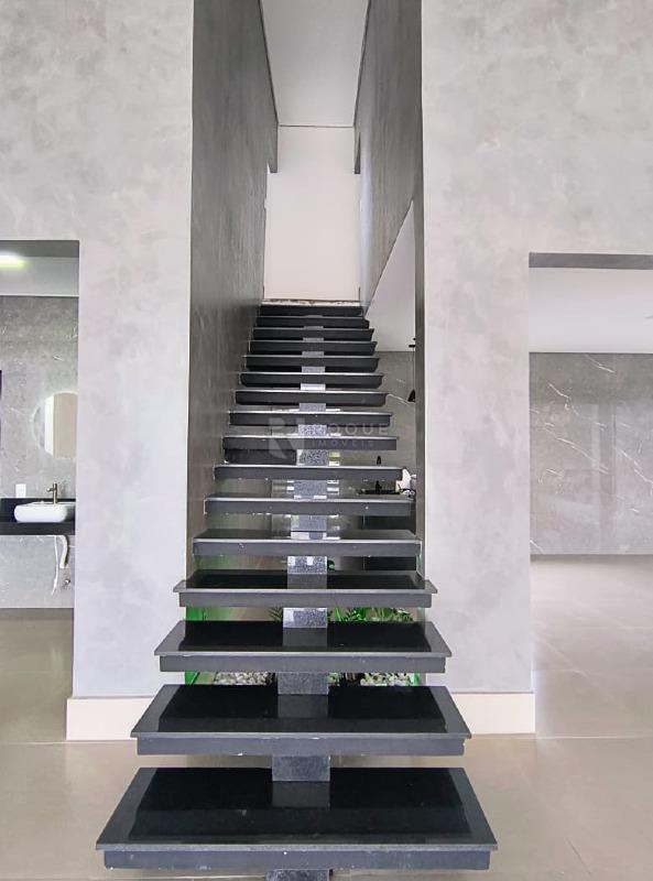 Salão para aluguel no bairro Jardim Cidade Universitária II: Escada