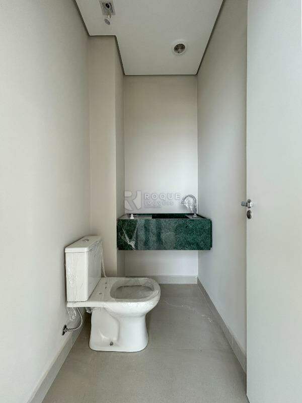 Apartamento para aluguel no bairro Jardim Florença: Lavabo 