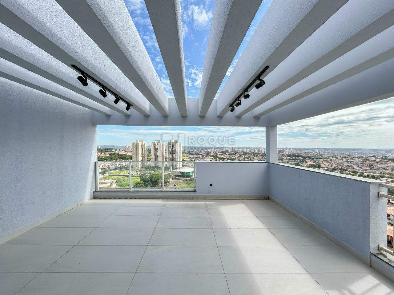 Apartamento para aluguel no bairro Jardim Florença: Sacada