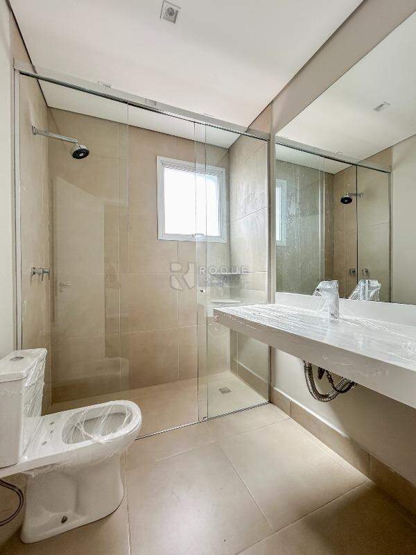 Apartamento para aluguel no bairro Jardim Florença: WC suíte 4 segundo andar 