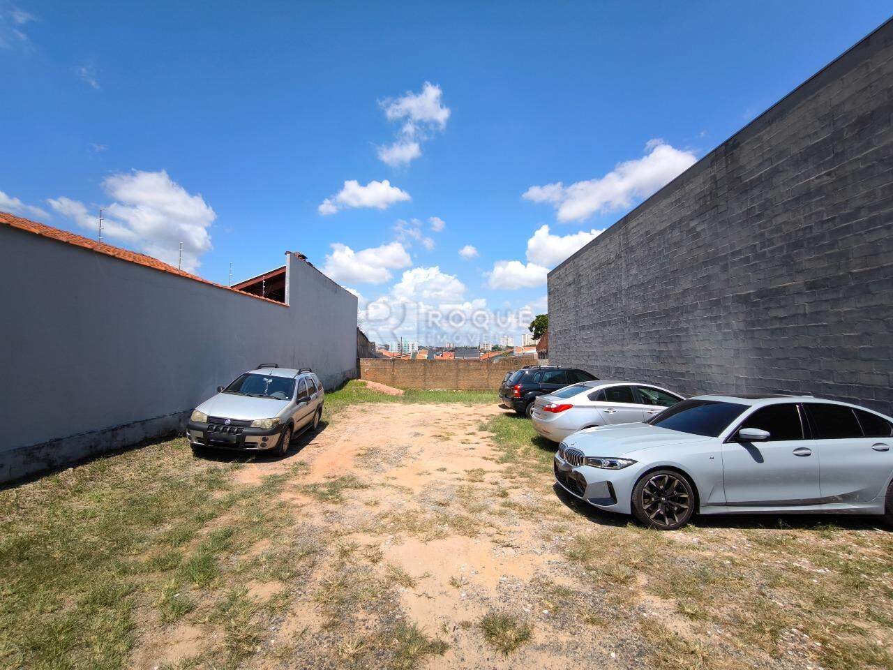 Terreno à venda no bairro Jardim Maria Helena: 