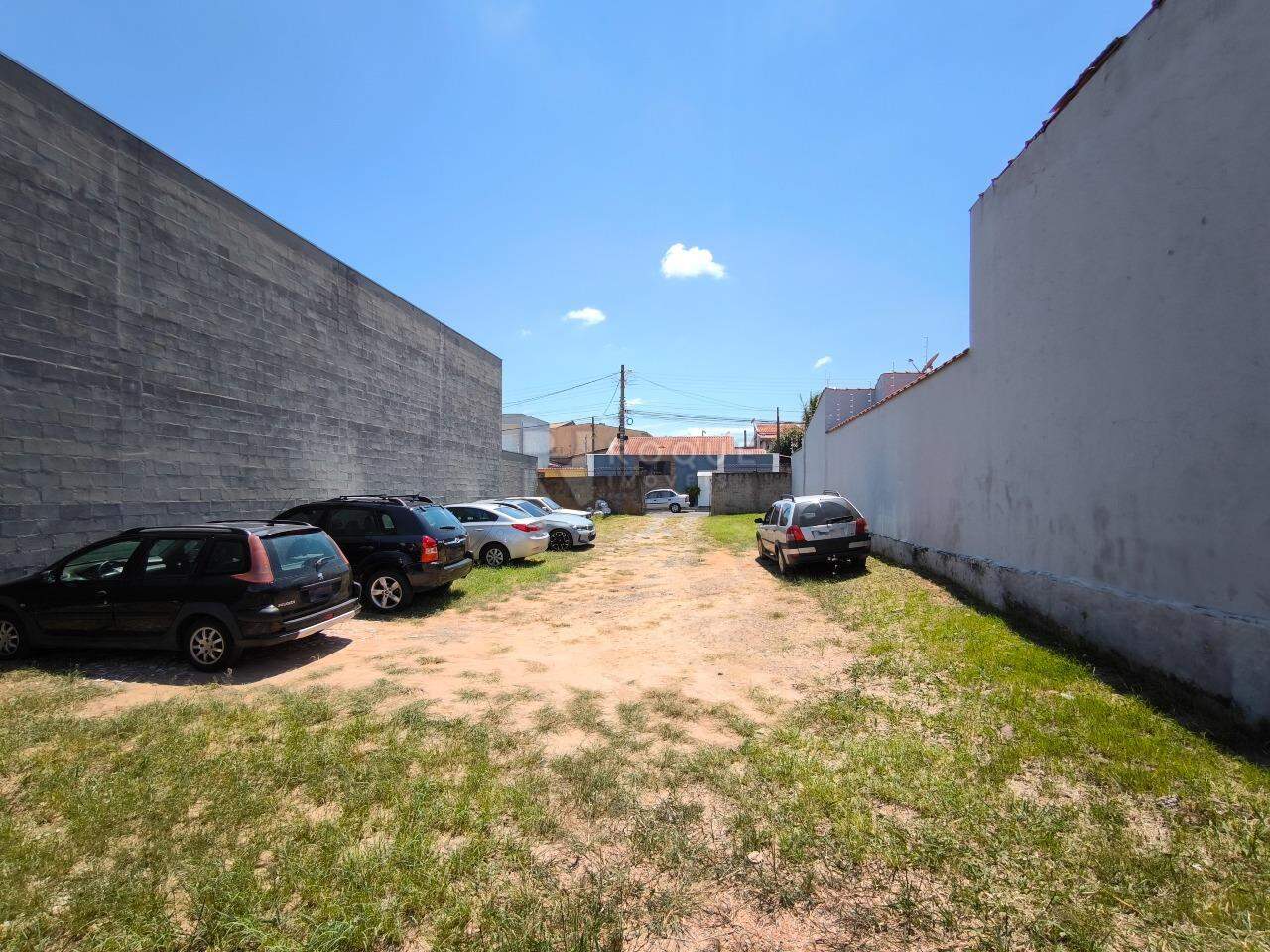 Terreno à venda no bairro Jardim Maria Helena: 