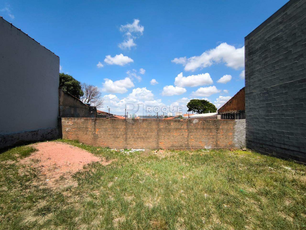 Terreno à venda no bairro Jardim Maria Helena: 