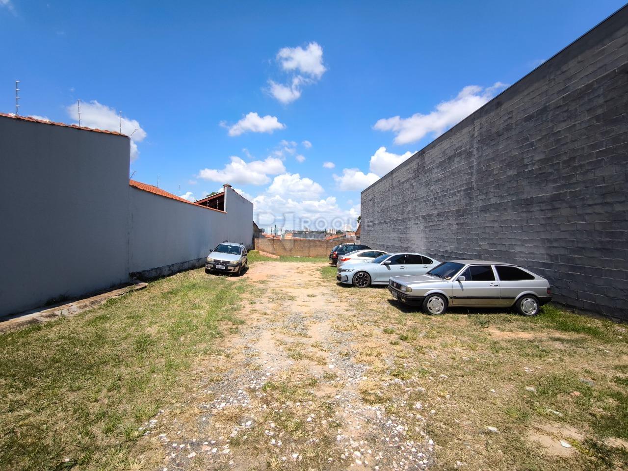 Terreno à venda no bairro Jardim Maria Helena: 