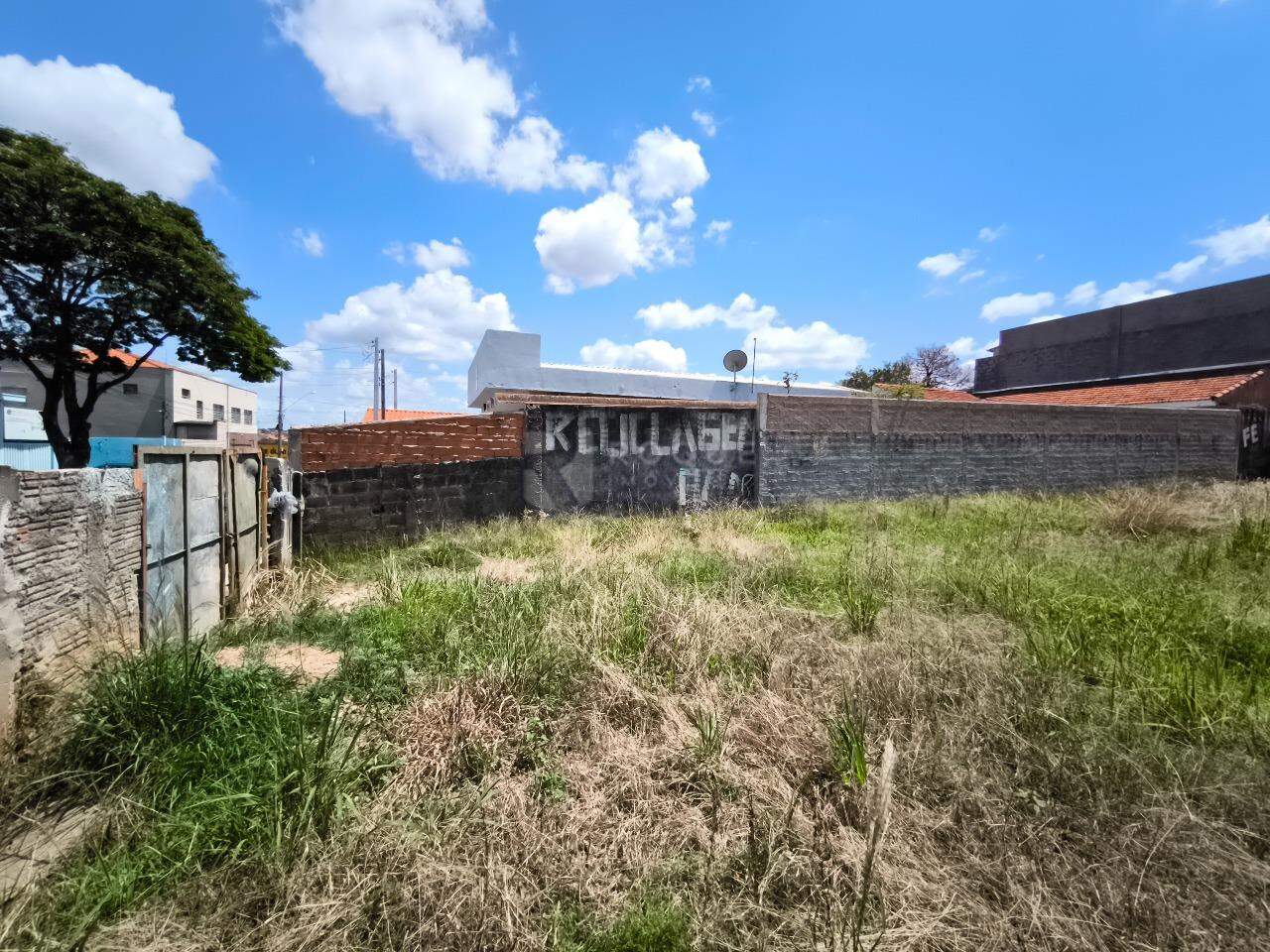 Terreno à venda no bairro Jardim São Luiz: 
