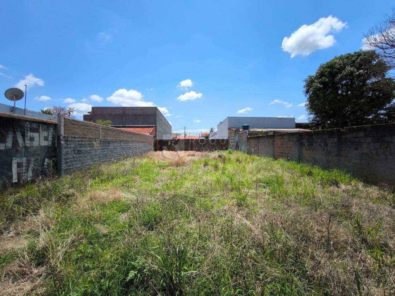 Terreno à venda no bairro Jardim São Luiz: 