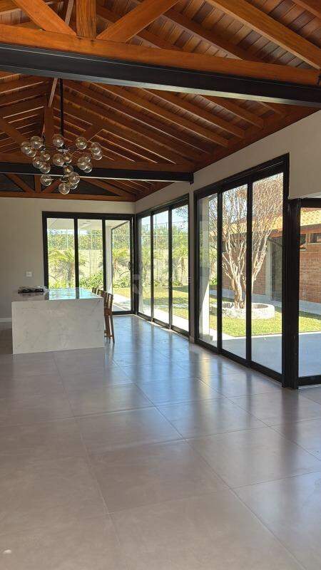 Casa em condomínio à venda no bairro Residencial Greville: 
