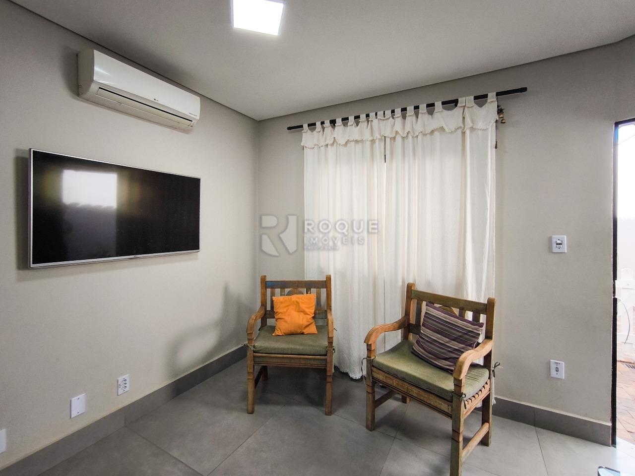 Casa Residencial à venda no bairro Jardim Ipanema: SALA DE ESTAR EDÍCULA