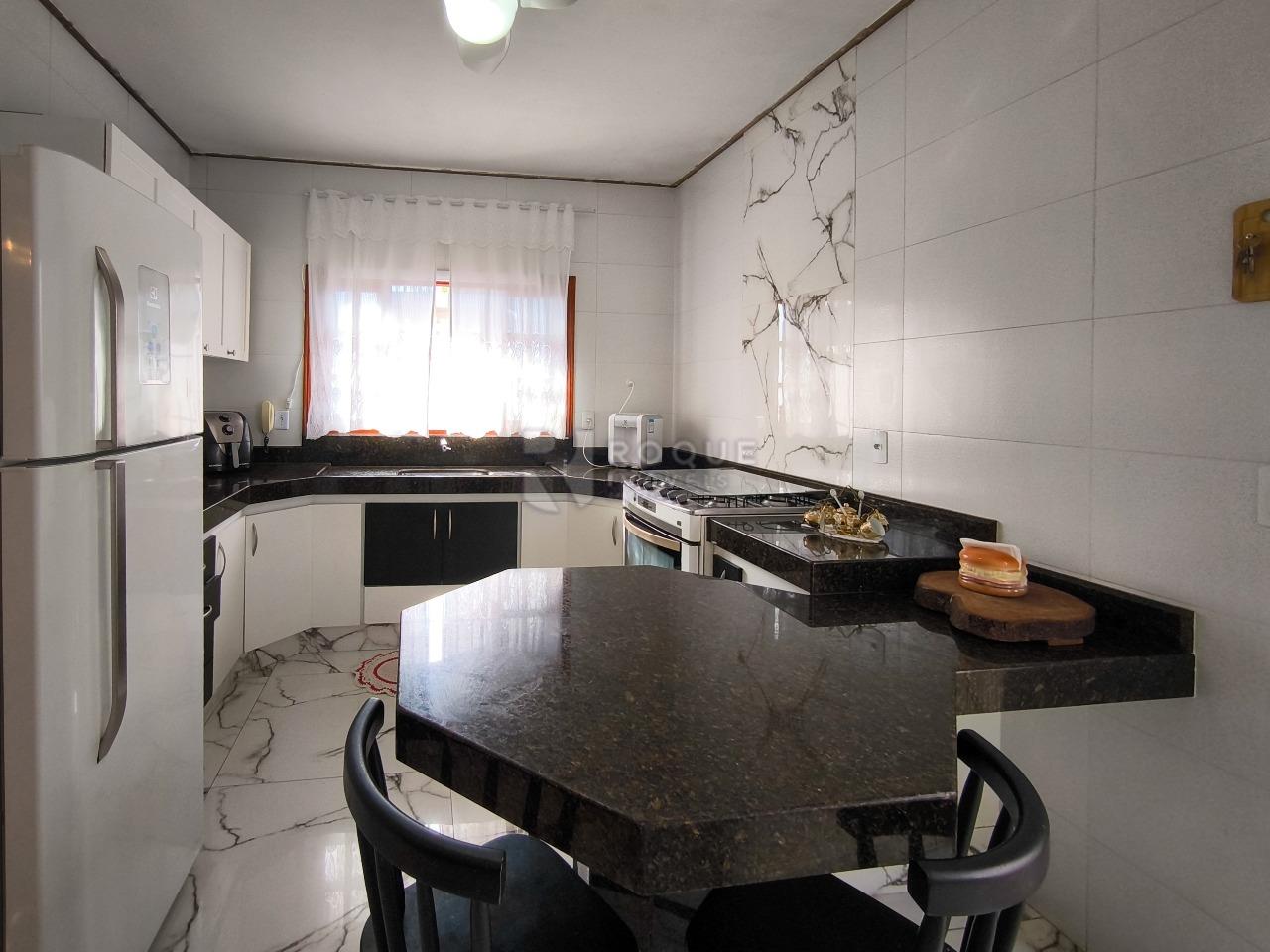 Casa Residencial à venda no bairro Jardim Ipanema: COZINHA