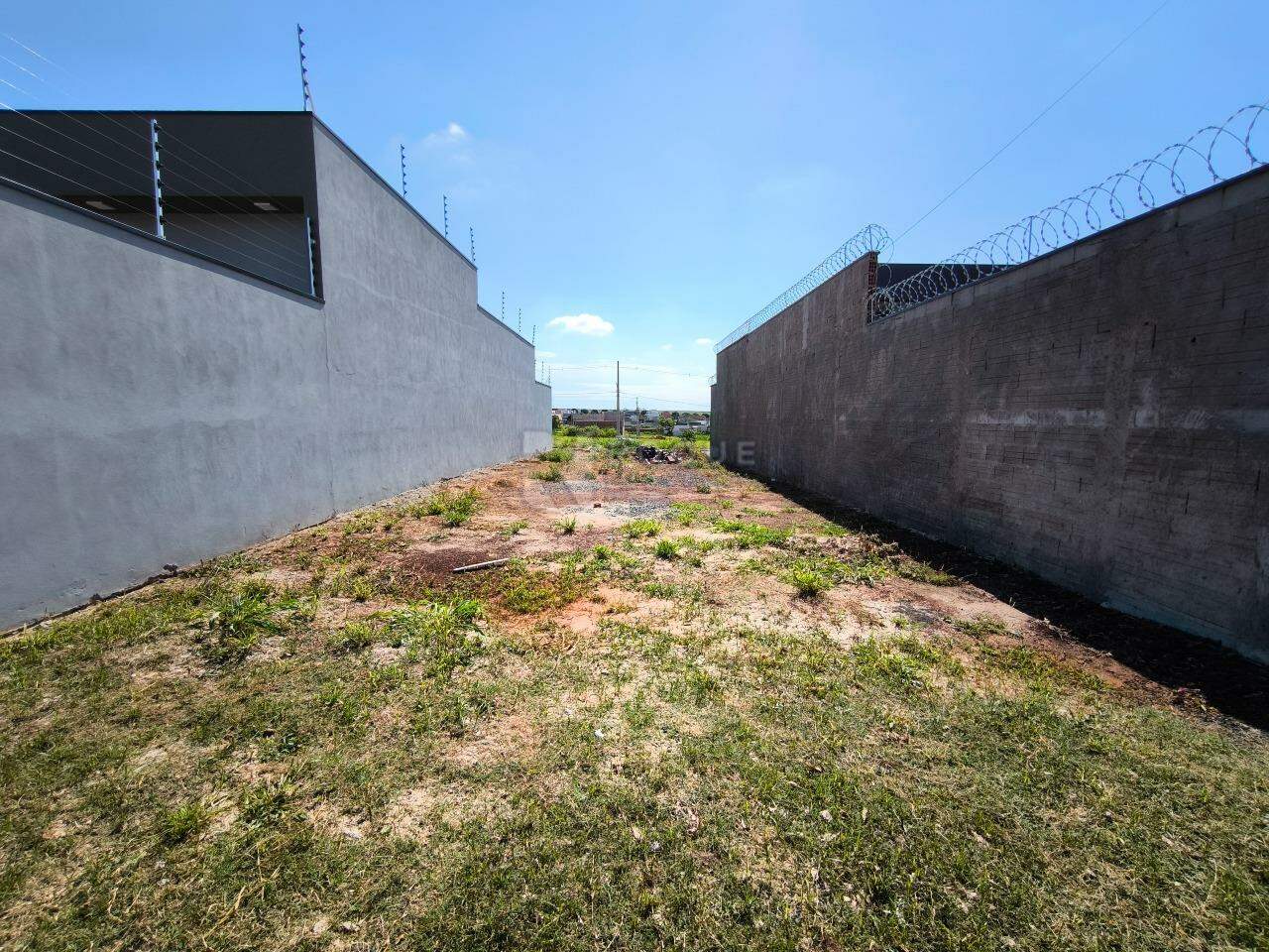 Terreno à venda no bairro Residencial Colinas do Engenho II: 