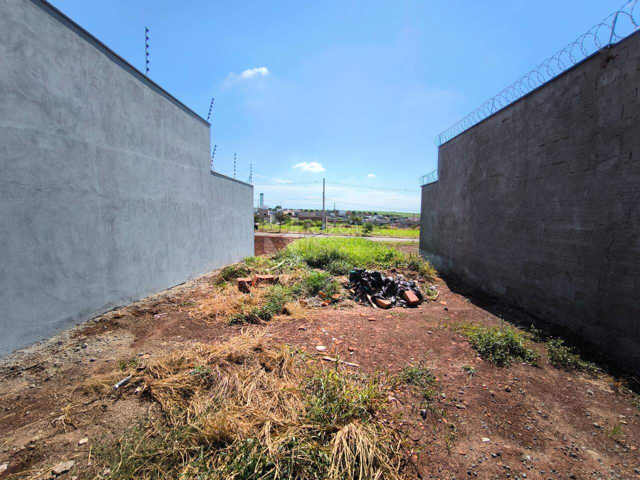 Terreno à venda no bairro Residencial Colinas do Engenho II: 