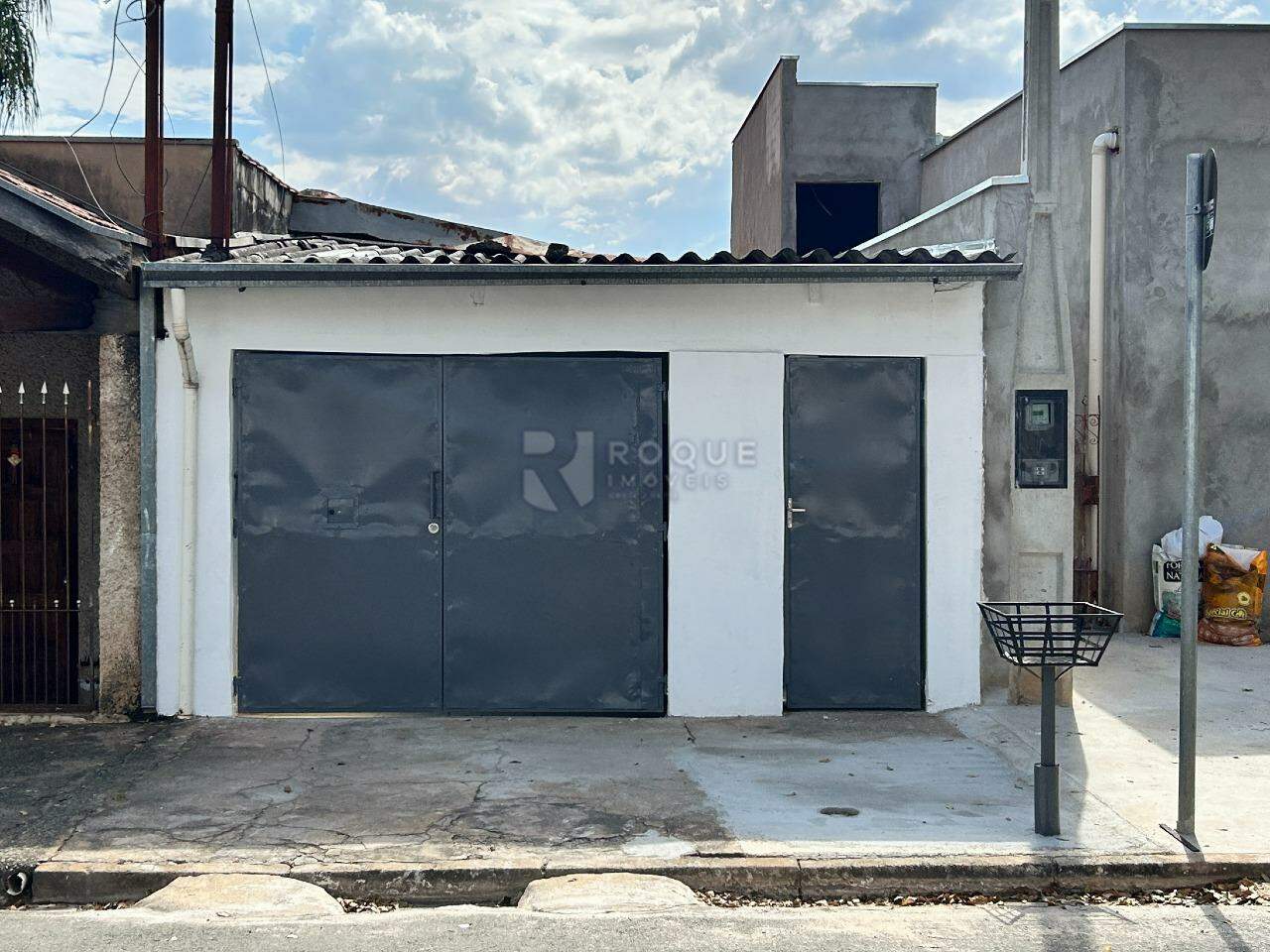 Casa Residencial para aluguel no bairro Vila Queiroz: Fachada 
