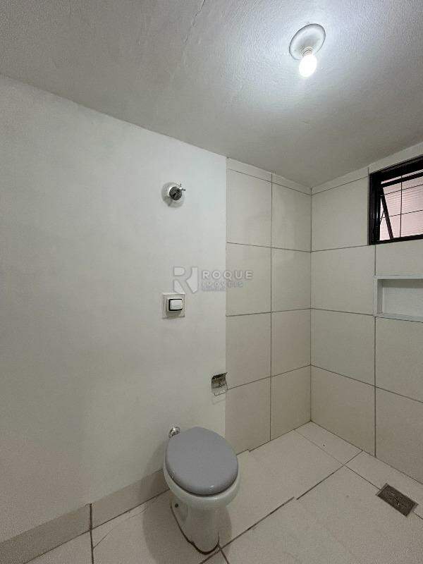 Casa Residencial para aluguel no bairro Vila Queiroz: WC social 