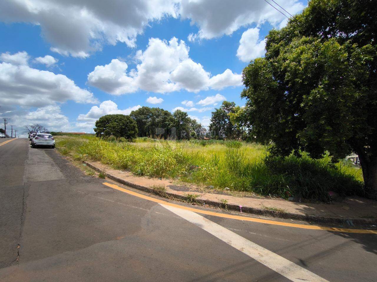 Terreno à venda no bairro Jardim Residencial Recanto Alvorada: 