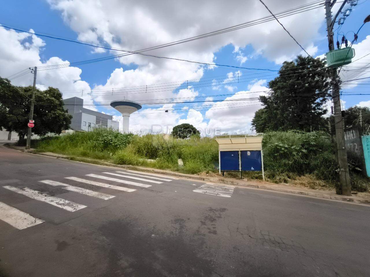 Terreno à venda no bairro Jardim Residencial Recanto Alvorada: 