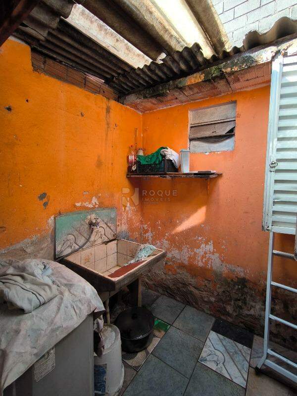 Casa Residencial à venda no bairro Jardim Glória: LAVANDERIA