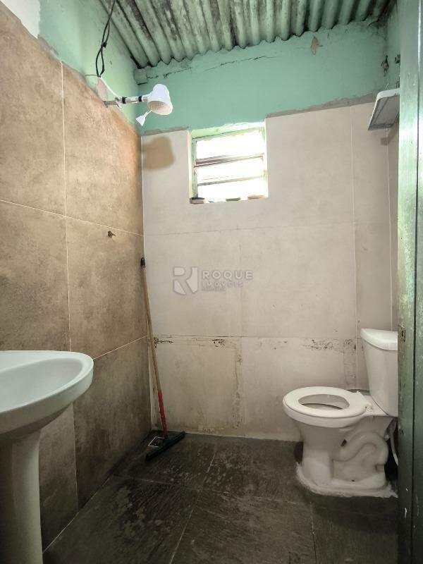 Casa Residencial à venda no bairro Jardim Glória: BANHEIRO SOCIAL
