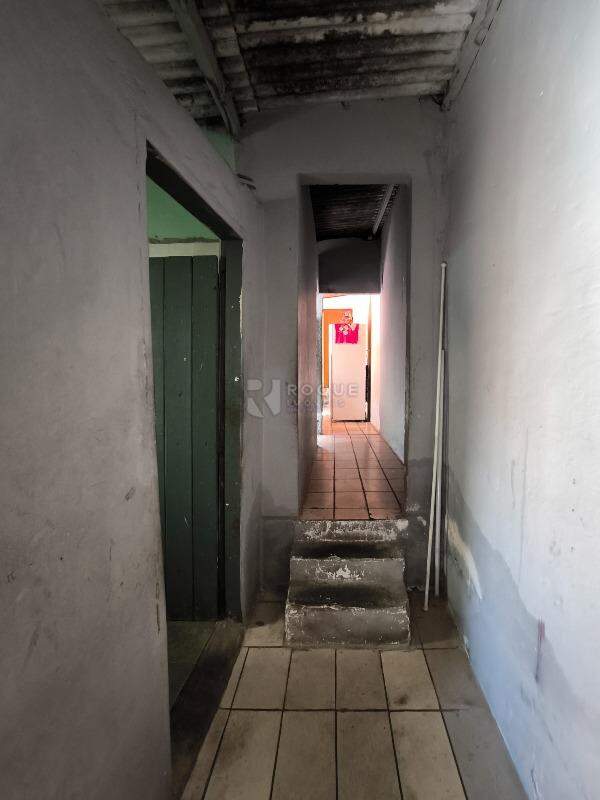 Casa Residencial à venda no bairro Jardim Glória: CORREDOR INTERNO