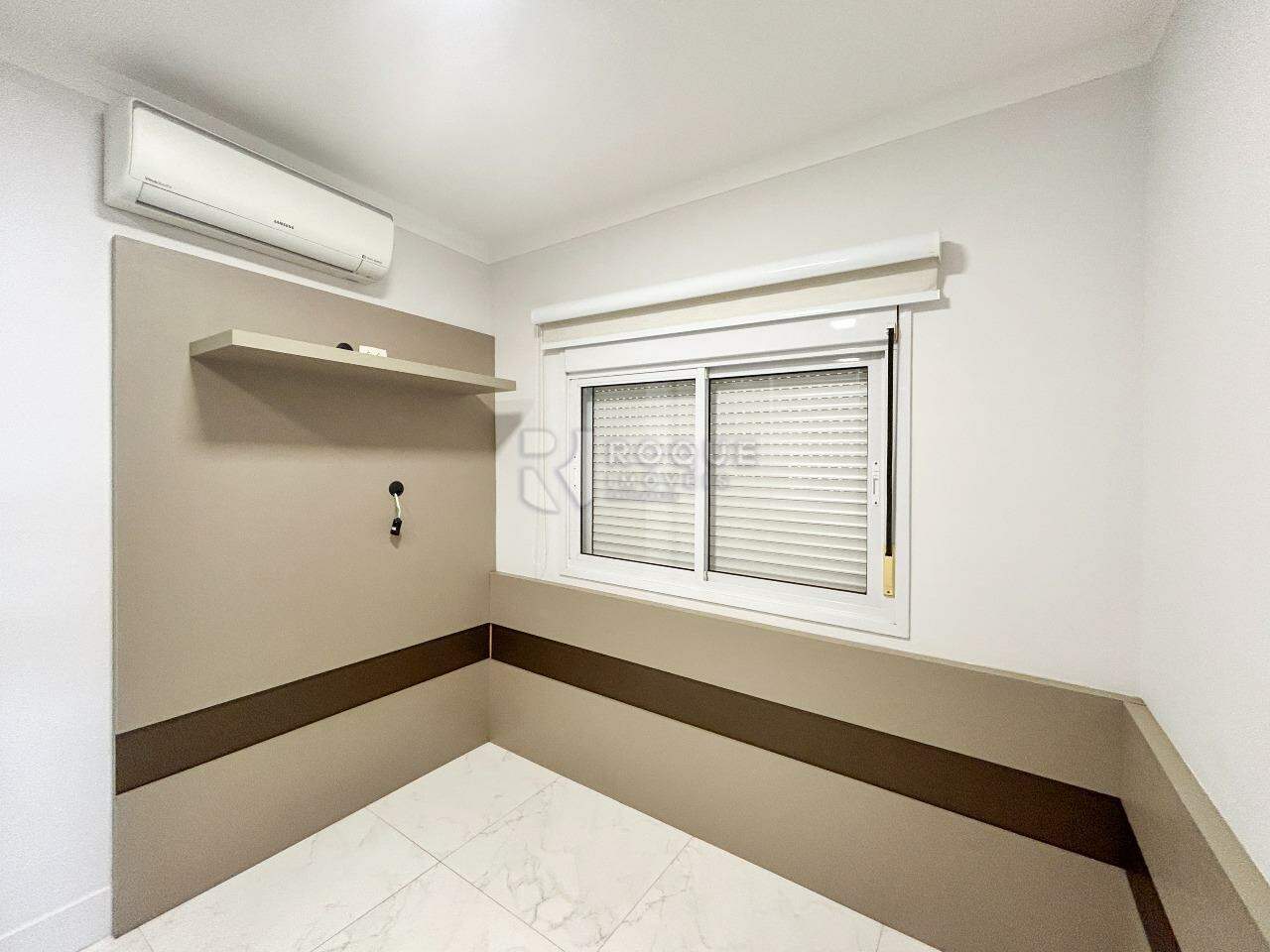 Apartamento à venda no bairro Jardim Aquárius: Dormitório 3