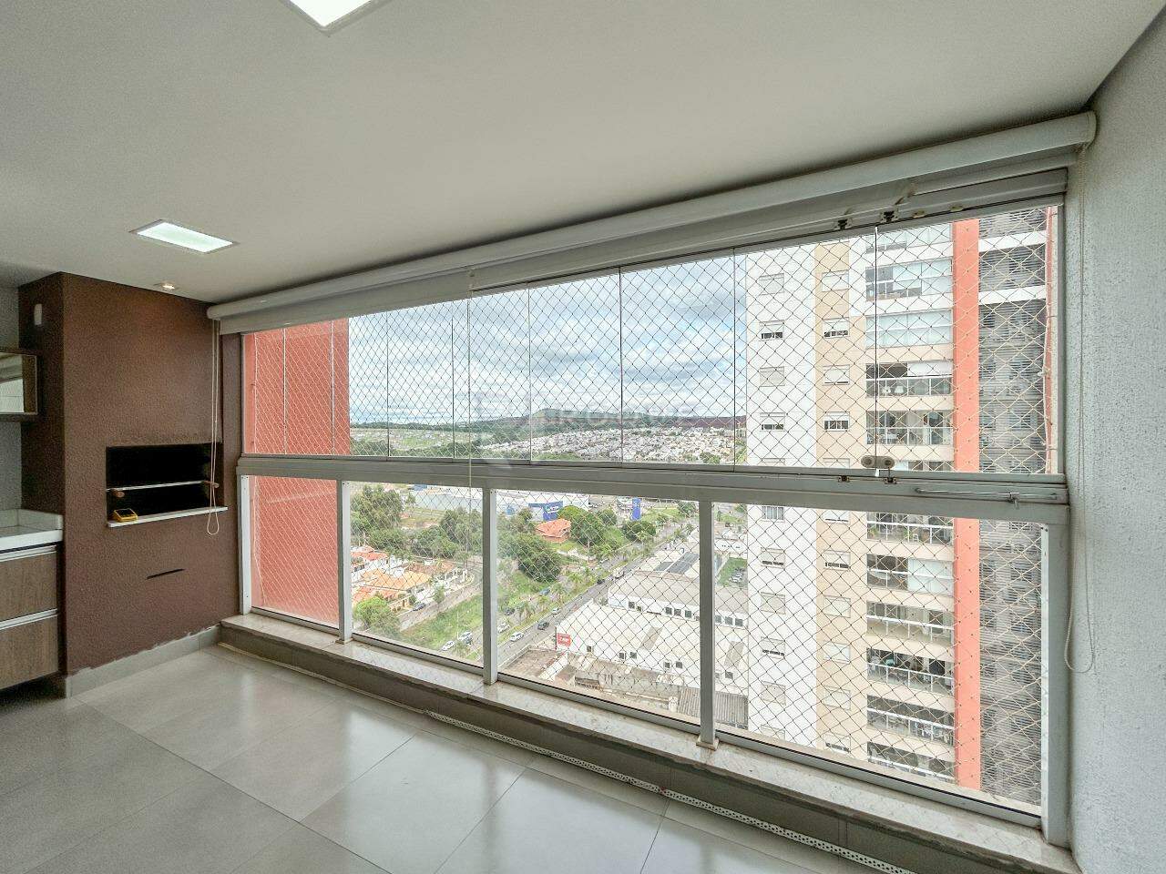 Apartamento à venda no bairro Jardim Aquárius: Sacada