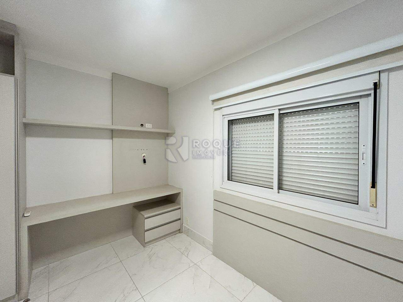 Apartamento à venda no bairro Jardim Aquárius: Dormitório 2