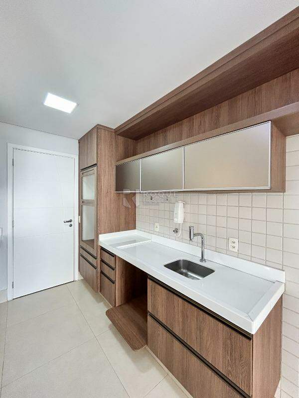 Apartamento à venda no bairro Jardim Aquárius: Cozinha