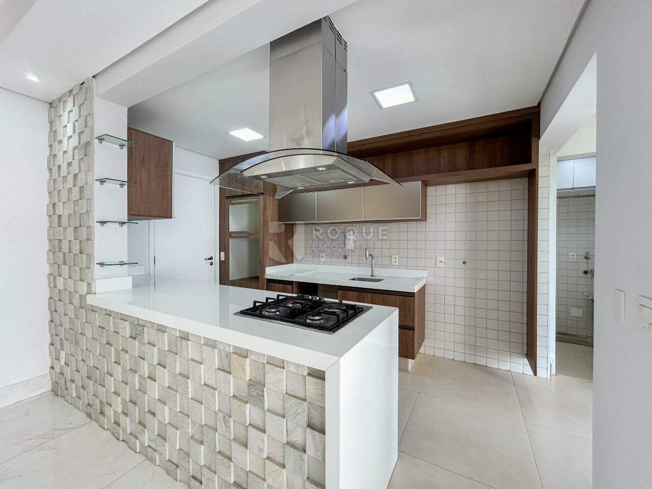 Apartamento à venda no bairro Jardim Aquárius: Sala / Cozinha 