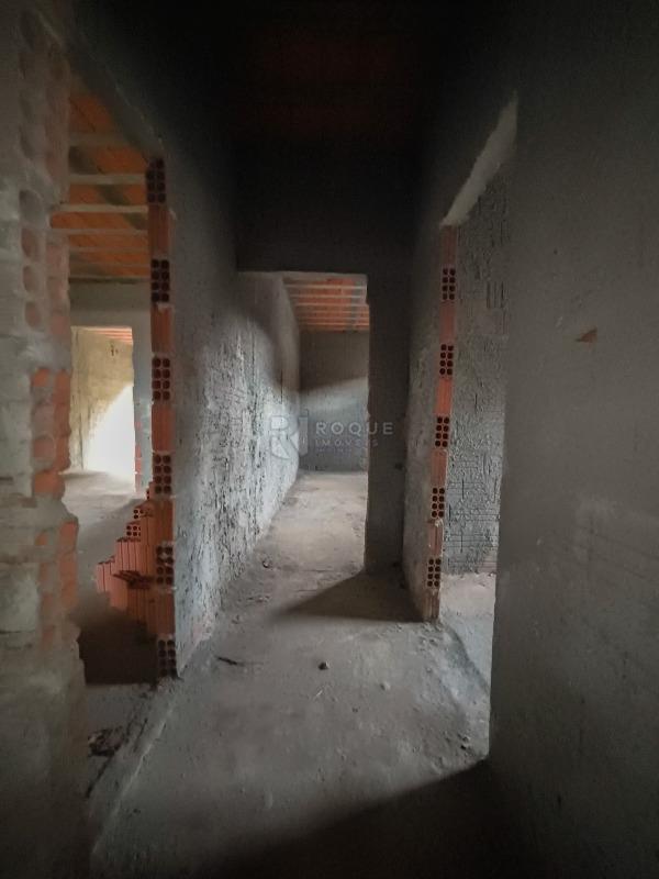 Casa Residencial à venda no bairro Jardim Nova Suiça: CORREDOR INTERNO