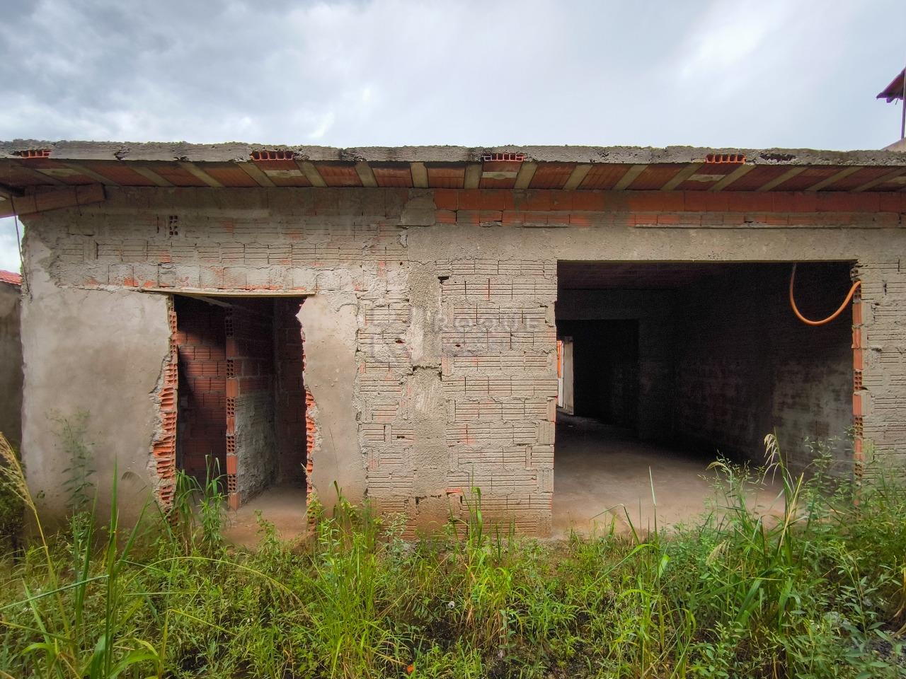 Casa Residencial à venda no bairro Jardim Nova Suiça: FUNDOS