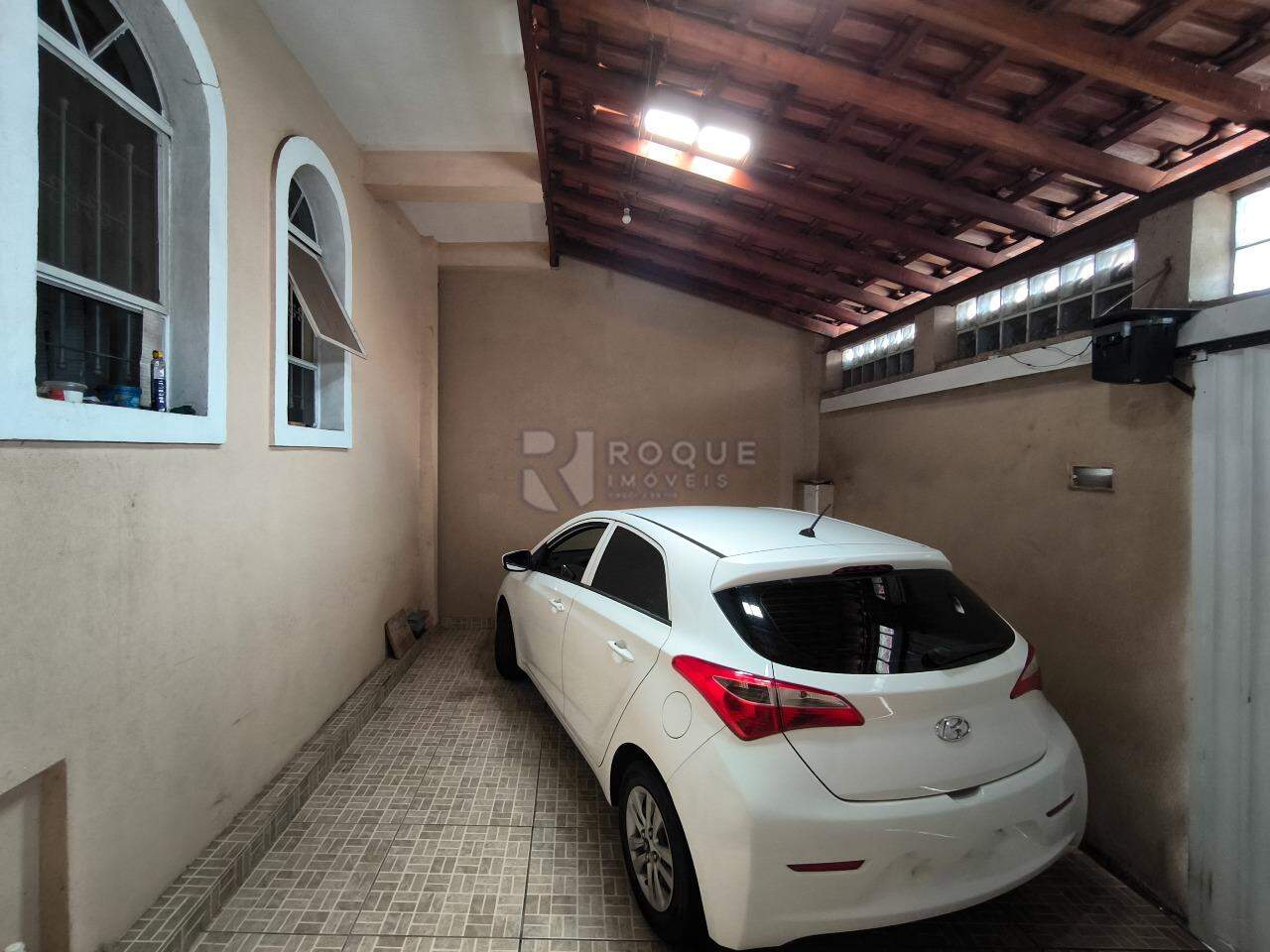 Casa Residencial à venda no bairro Jardim Residencial Roseira: GARAGEM