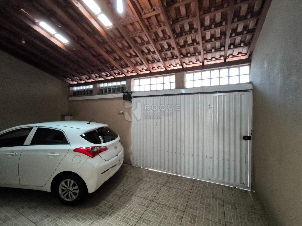 Casa Residencial à venda no bairro Jardim Residencial Roseira: GARAGEM