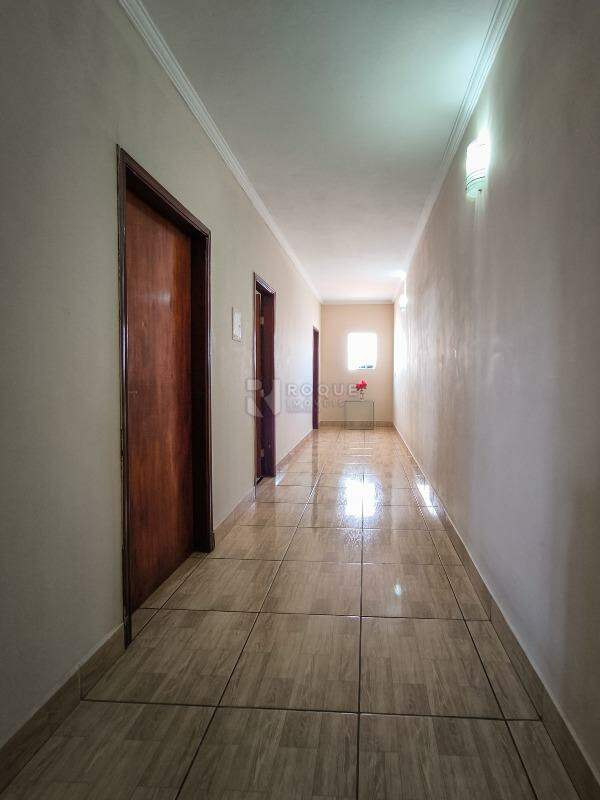 Casa Residencial à venda no bairro Jardim Residencial Roseira: CORREDOR INTERNO