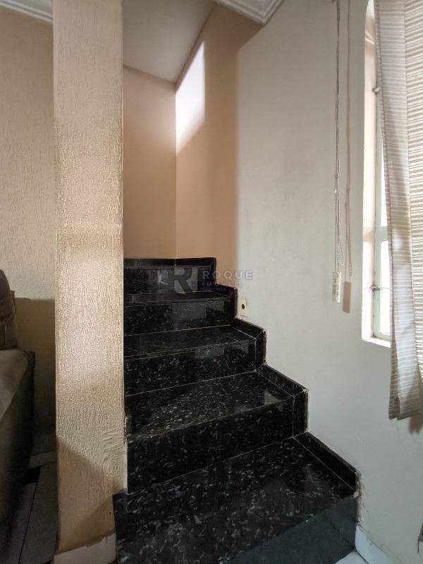 Casa Residencial à venda no bairro Jardim Residencial Roseira: ACESSO PISO SUPERIOR
