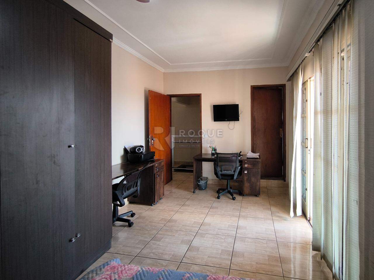Casa Residencial à venda no bairro Jardim Residencial Roseira: SUÍTE