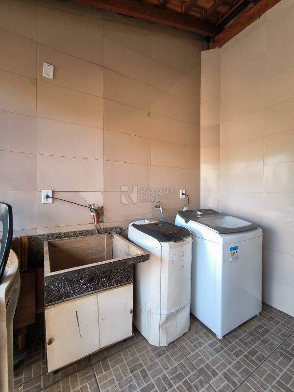 Casa Residencial à venda no bairro Jardim Residencial Roseira: LAVANDERIA