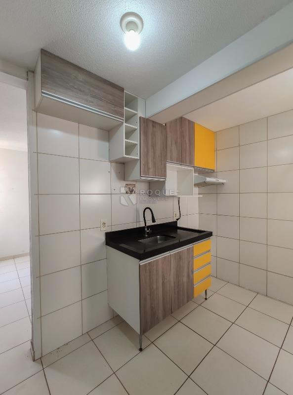 Apartamento à venda no bairro Residencial Rubi: Cozinha 