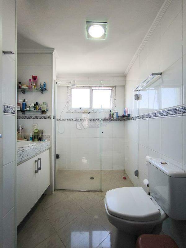 Apartamento à venda no bairro Centro: WC SUÍTE