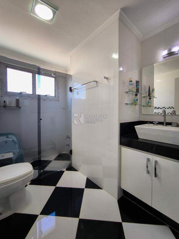 Apartamento à venda no bairro Centro: BANHEIRO SOCIAL