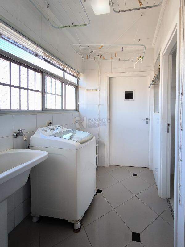 Apartamento à venda no bairro Centro: ÁREA DE SERVIÇO