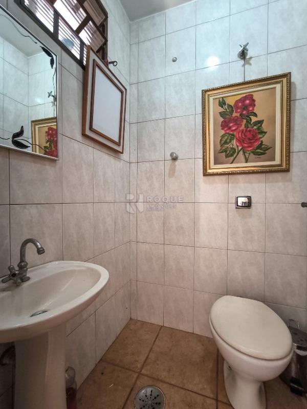 Casa Residencial à venda no bairro Parque Nossa Senhora das Dores: BANHEIRO EXTERNO