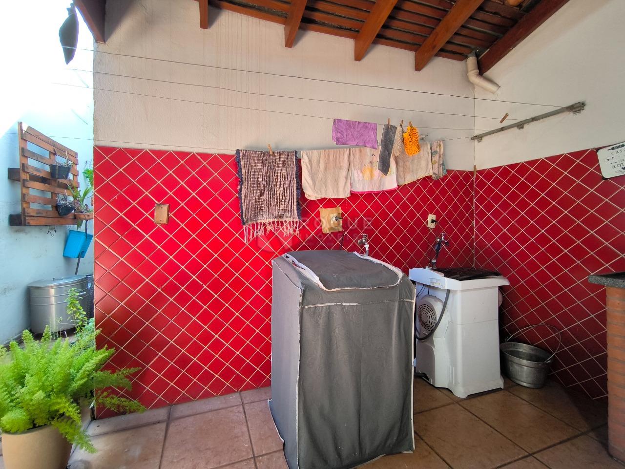 Casa Residencial à venda no bairro Parque Nossa Senhora das Dores: LAVANDERIA