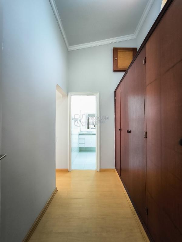 Casa em condomínio à venda no bairro Jardim Itapoã: CLOSET SUÍTE