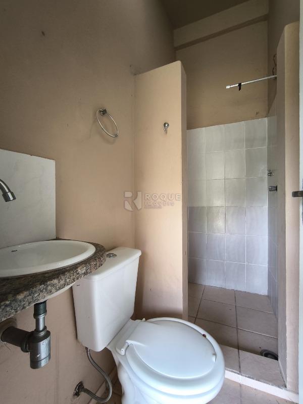 Casa em condomínio à venda no bairro Jardim Itapoã: BANHEIRO ÁREA GOURMET