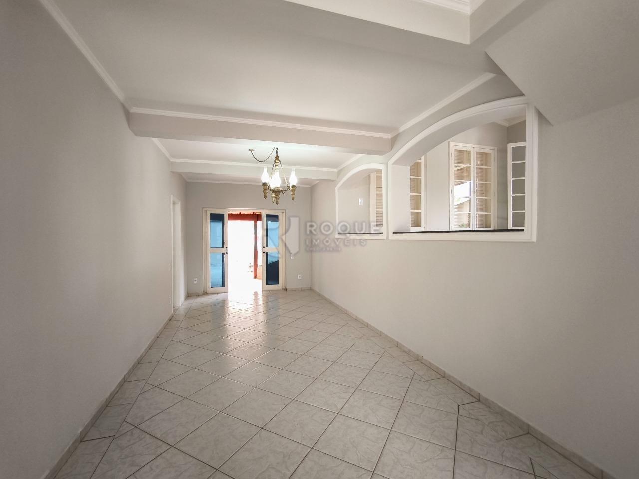 Casa em condomínio à venda no bairro Jardim Itapoã: SALA DE ESTAR