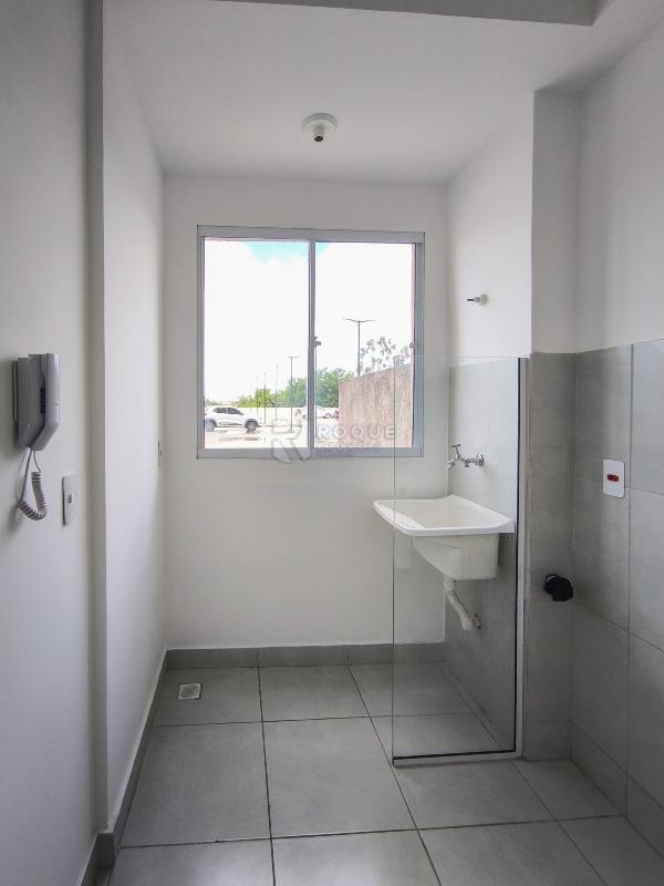 Apartamento à venda no bairro Parque Hippolyto: LAVANDERIA