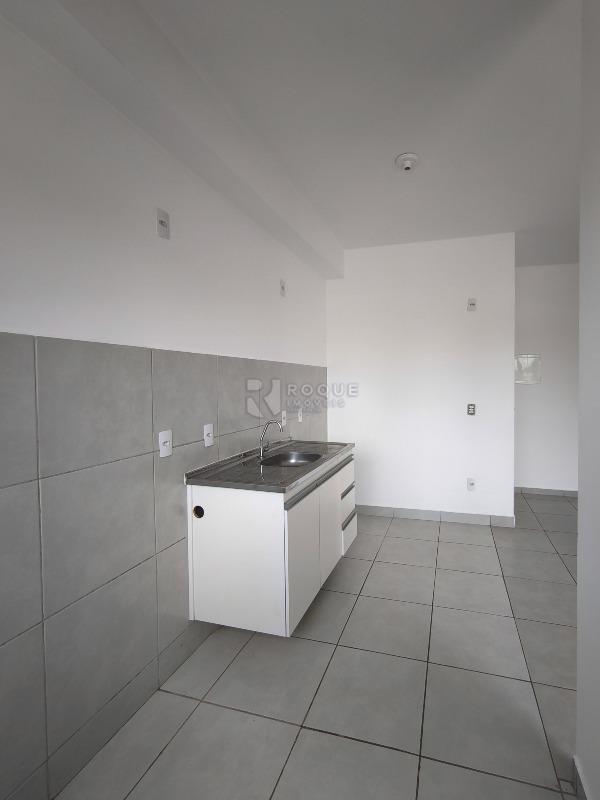 Apartamento à venda no bairro Parque Hippolyto: COZINHA