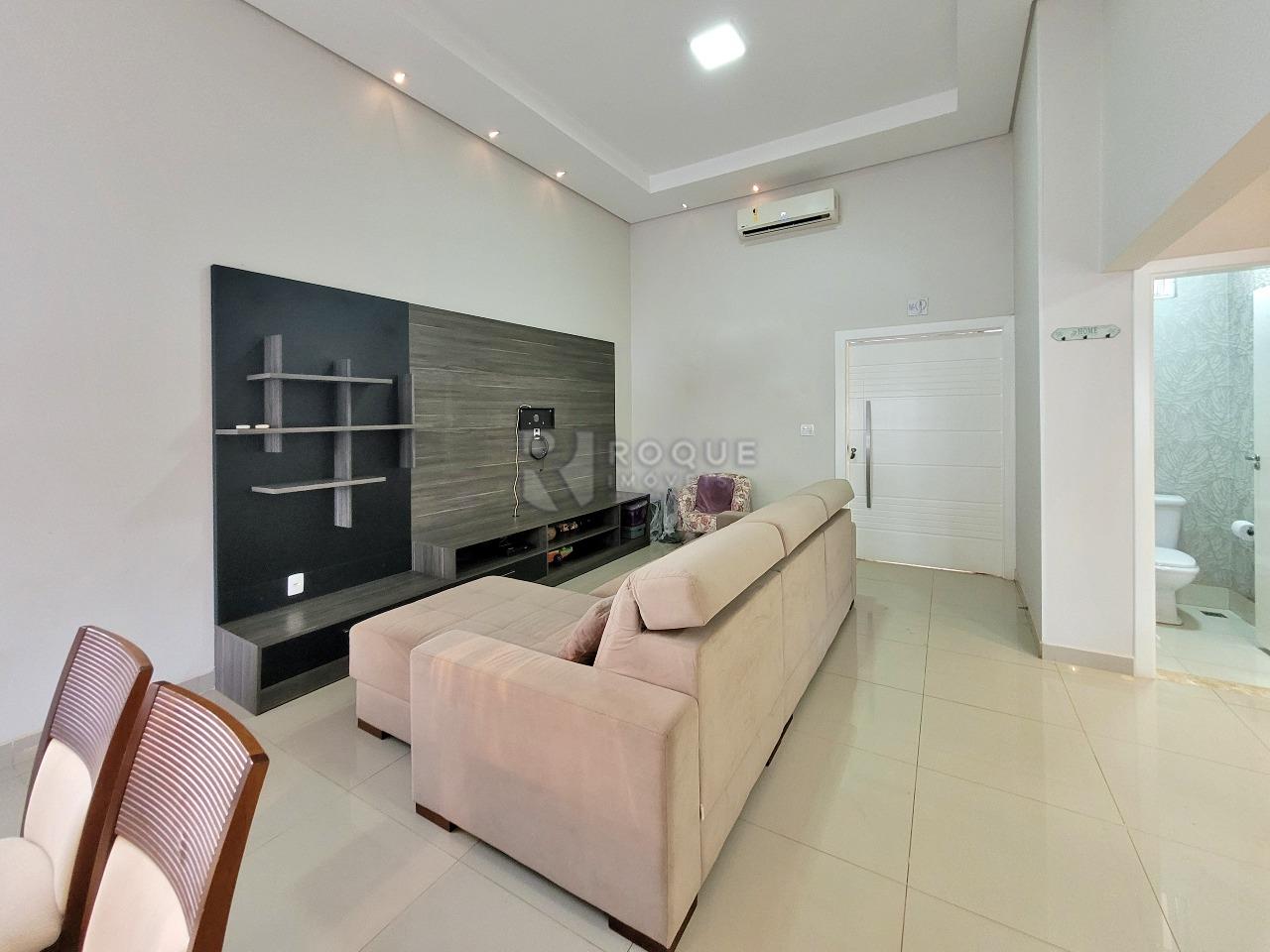 Casa em condomínio à venda no bairro Parque Residencial Roland: SALA DE ESTAR