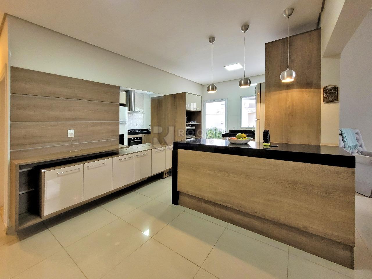 Casa em condomínio à venda no bairro Parque Residencial Roland: COZINHA